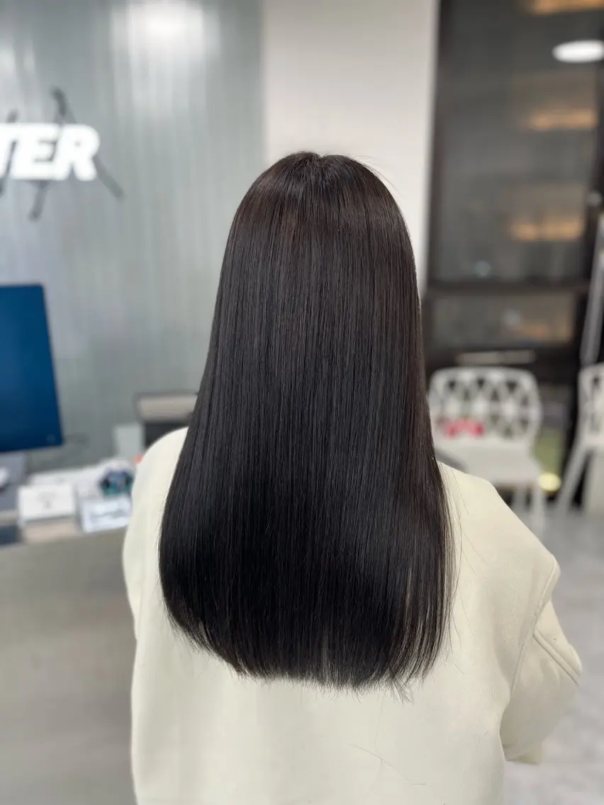 ロング カラー パーマ ヘアアレンジ メンズ キッズ メンズ韓国風 黒髪 ブルーカラー ブルーブラック ブラウンカラー 髪質改善Ⅰ透明感 艶カラーⅠたつやのヘアスタイル