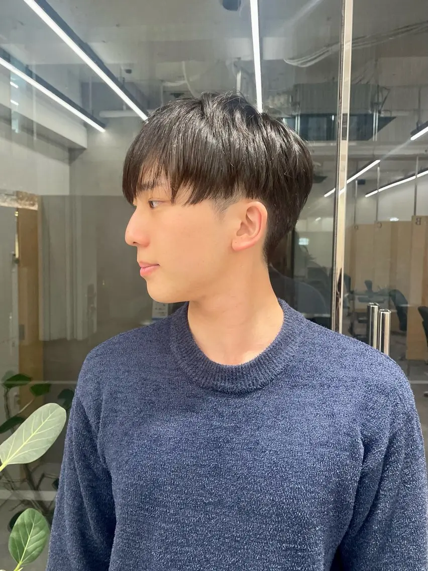 メンズ カット・ブリーチ TAIGAのヘアスタイル