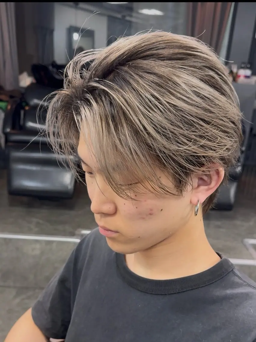 カラー メンズ メンズバレイヤージュ メンズブリーチ バレイヤージュ ブリーチ 大阪メンズ 美容師井上智博のヘアスタイル