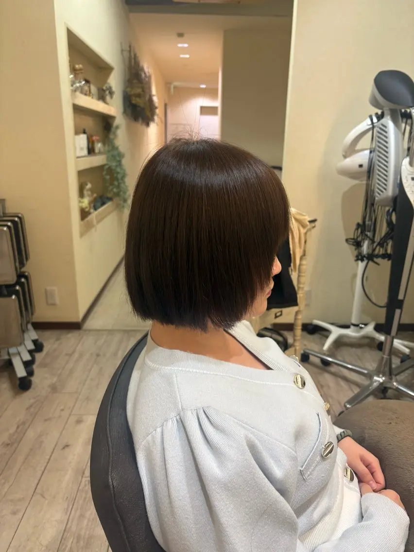 ショート カラー ボブ 顔まわりレイヤー レイヤーカット カット ヘアカラー 艶髪/縮毛矯正/ レイヤー/栄/あやかのヘアスタイル