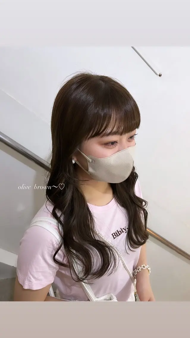 ロング カラー ヘアアレンジ ブラウンカラー オリーブブラウン 光本 杏のヘアスタイル