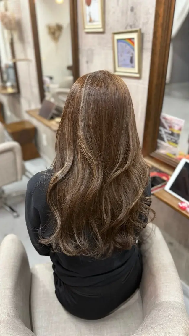 ロング アッシュ ハイライト トリートメント ウルフカット ヘアカラー 高原 瑠菜のヘアスタイル