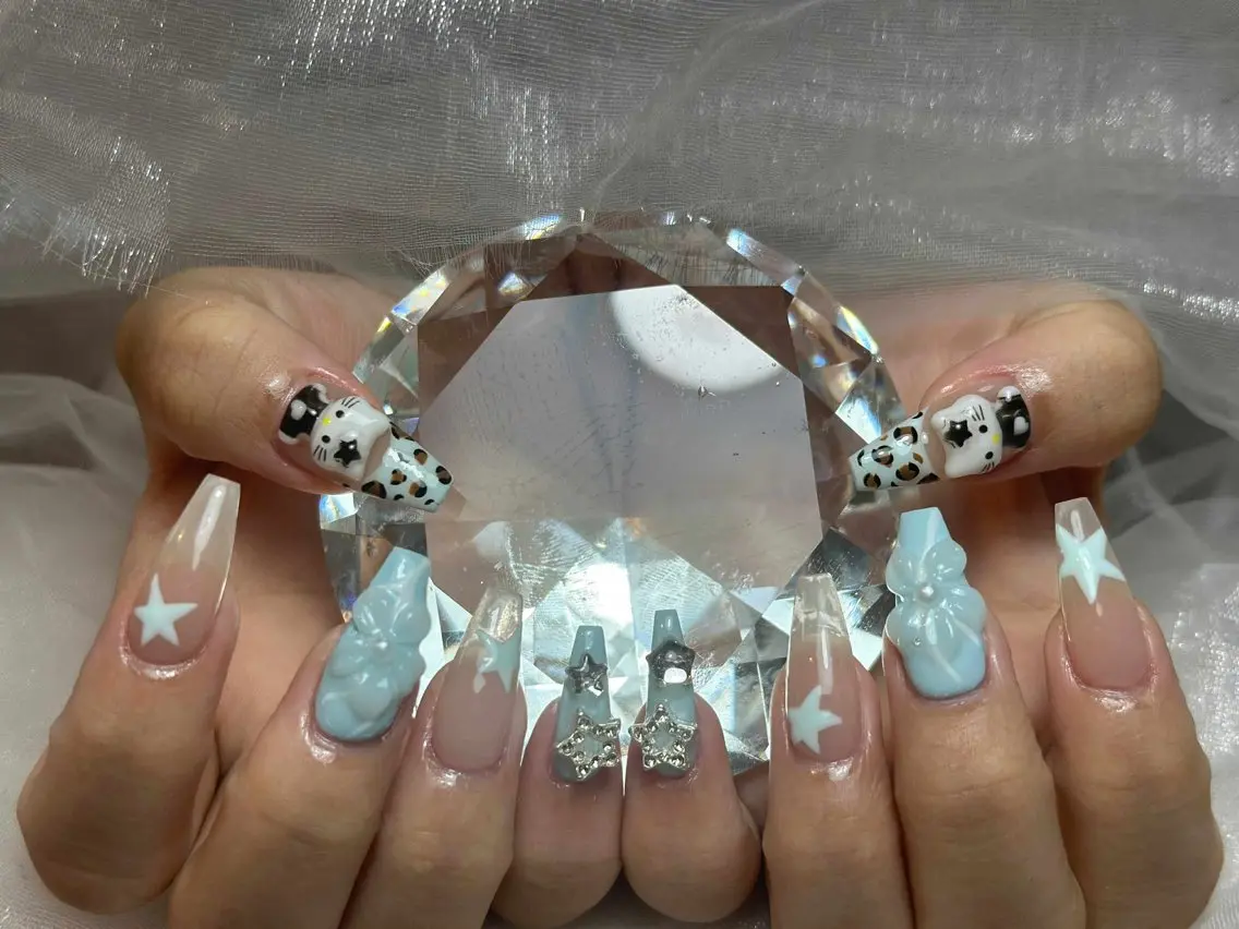 ネイル チークネイル ハート ホログラムネイル ミラーネイル ニュアンスネイル Nie Nail Shinokuboのネイルデザイン