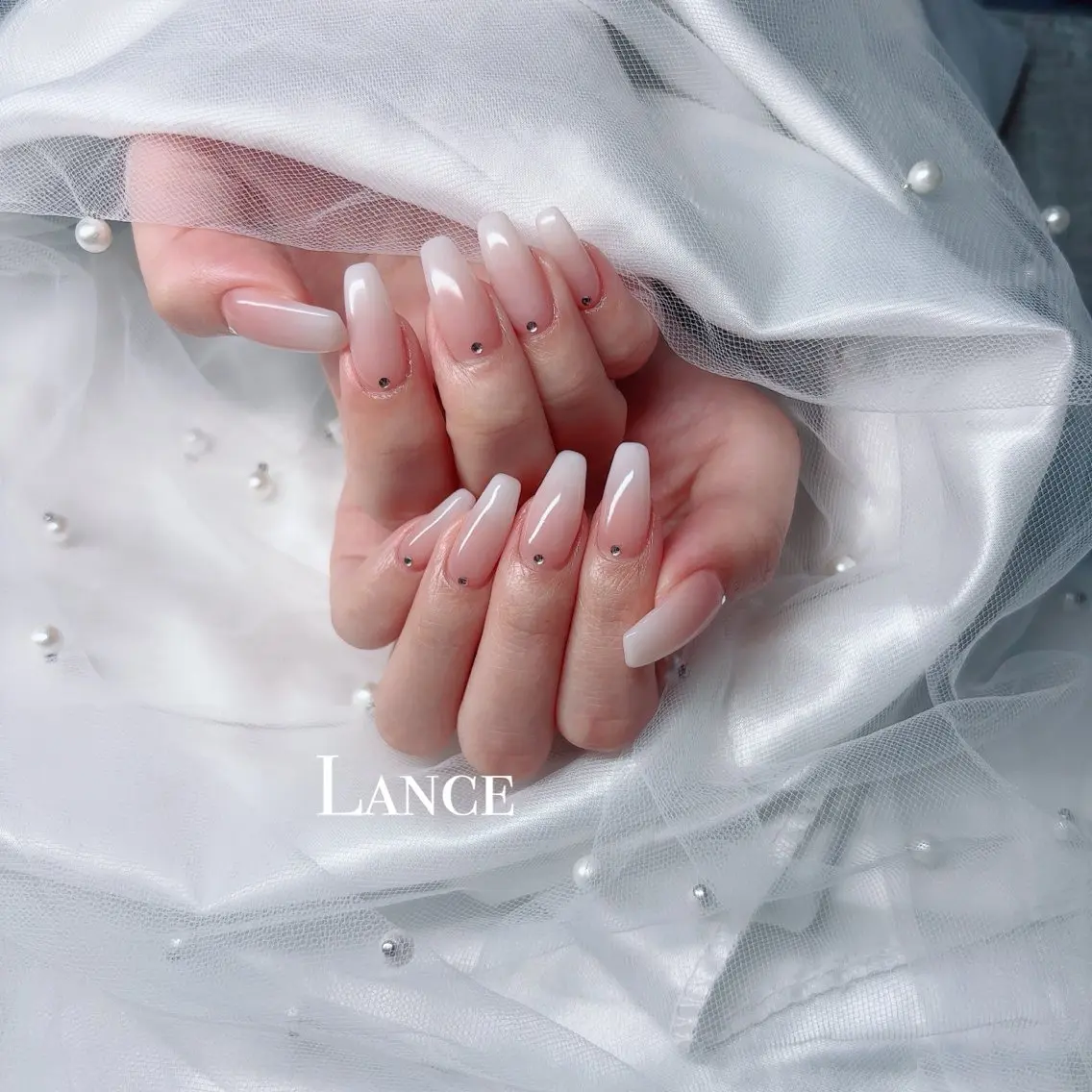 ネイル キラキラネイル 韓国ネイル 春ネイル ワンホンネイル 冬ネイル ハンドネイル Lance nailのネイルデザイン