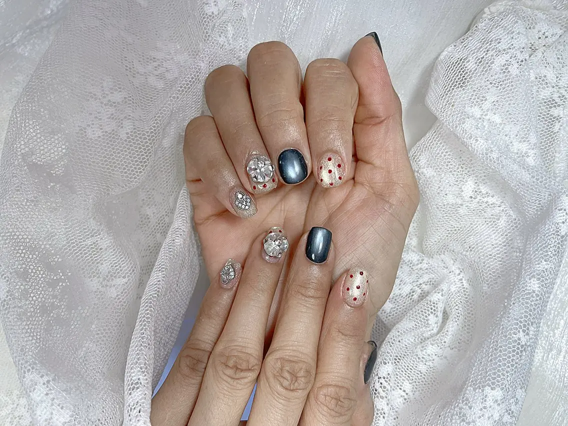 ネイル アートネイル オーロラネイル ガーリー キラキラネイル 韓国ネイル Ayumi NailSalonUのネイルデザイン