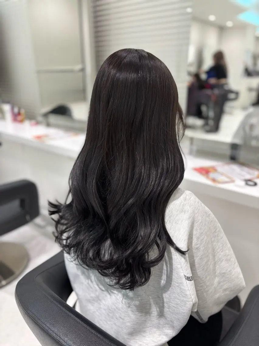 ロング カラー ヘアカラー トリートメント ヘッドスパ ヘアセット 流行りの透明感カラー ×縮毛矯正🤍ユウのヘアスタイル