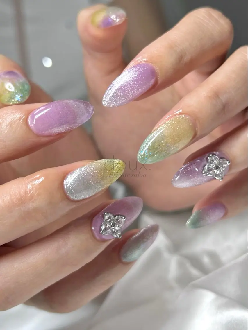 ネイル キラキラネイル 韓国ネイル マグネットネイル ニュアンスネイル オフィスネイル doux. nailのネイルデザイン