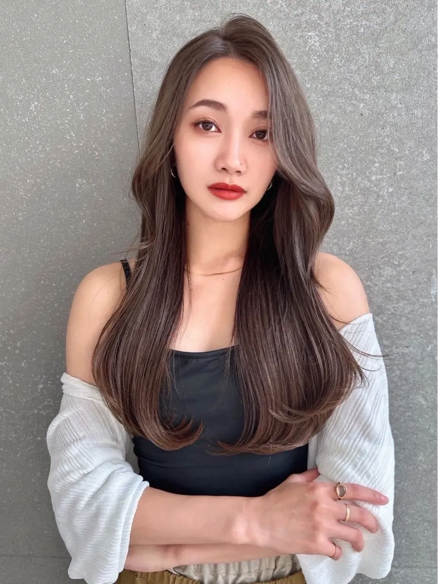 ロング カラー 淺井 咲那のヘアスタイル