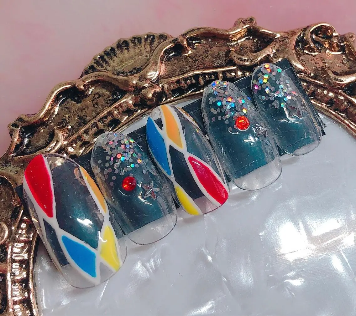 ネイル ハンドネイル CROWN プライベートサロンのネイルデザイン
