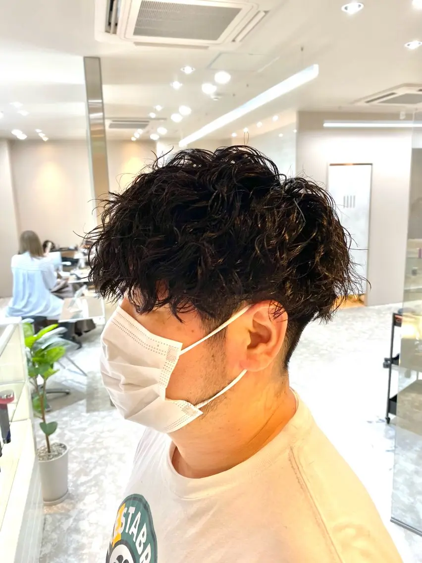 パーマ メンズ アップバング マッシュ メンズパーマ メンズツイストパーマ ツイストスパイラルパーマ 梅田中崎町メンズ 美容師ユースケのヘアスタイル
