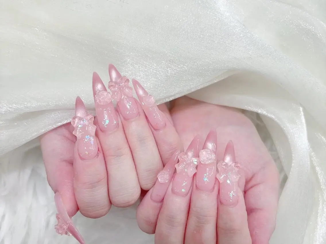 ネイル 長さ出し キラキラネイル 韓国ネイル ロングネイル 持ち込み ハンドネイル ハンドケア Akira✨ nailのネイルデザイン