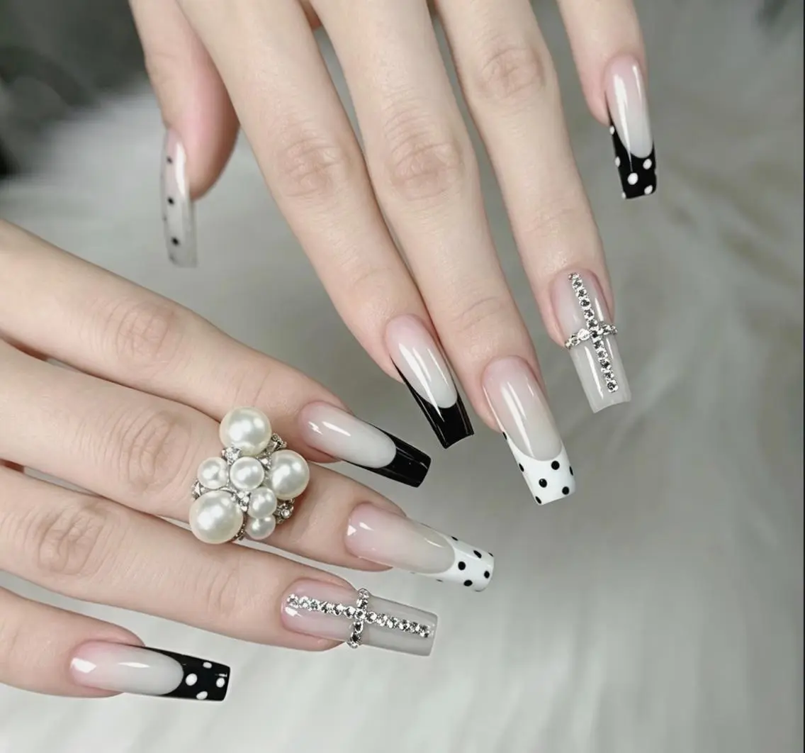 マツエク・マツパ ハンドネイル エリ🫧 nail池袋東口のネイルデザイン