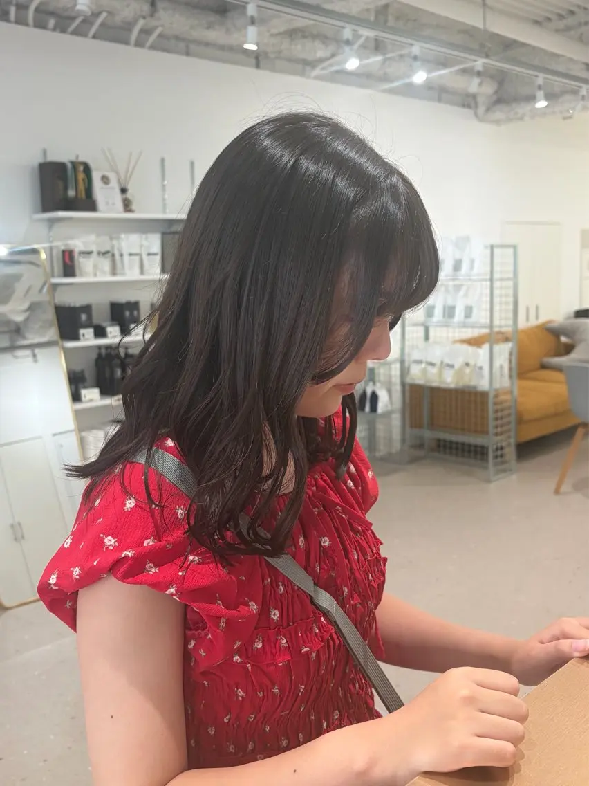 セミロング ヘアカラー 鍛治 美月稀のヘアスタイル