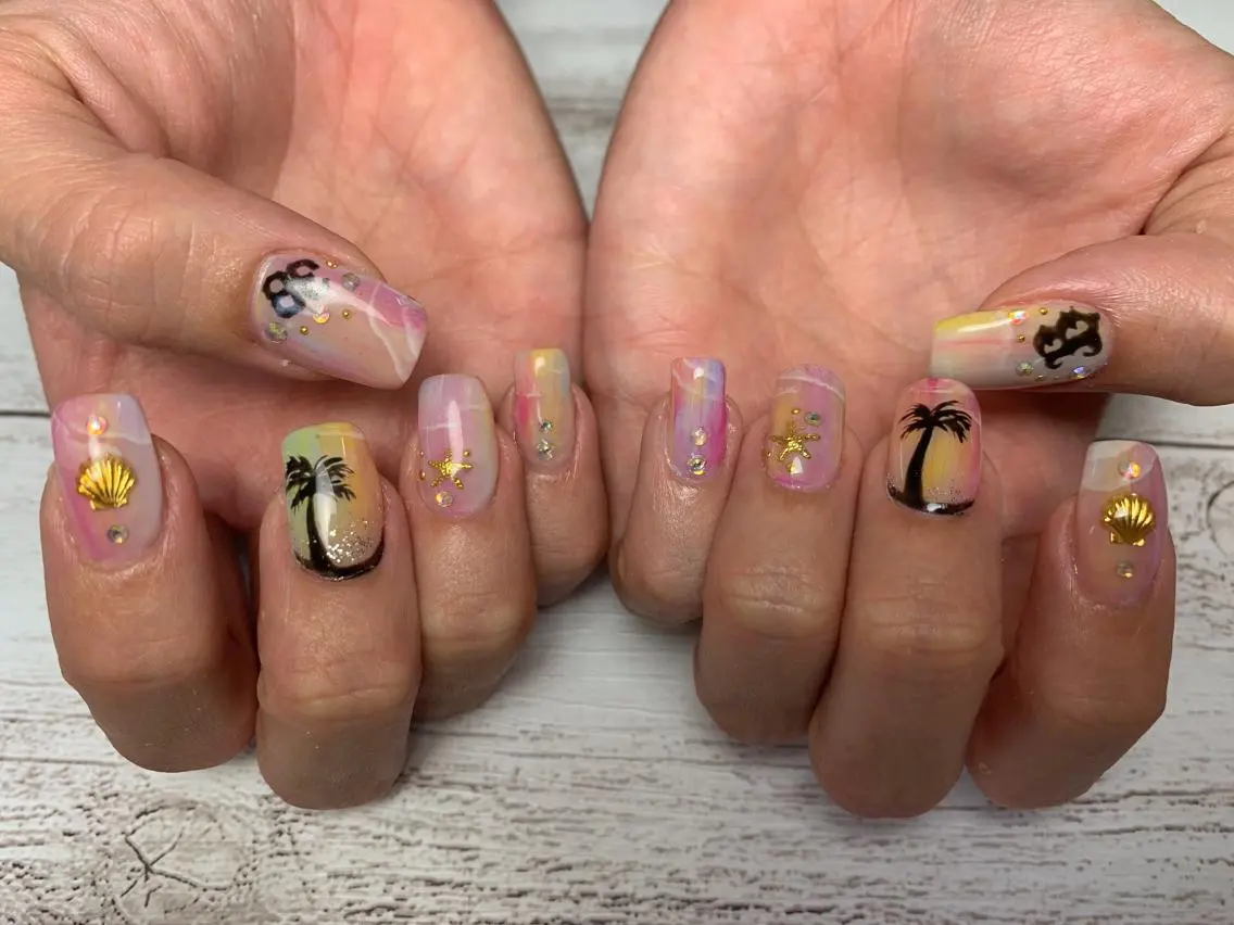 ネイル 菅野 愛花のネイルデザイン