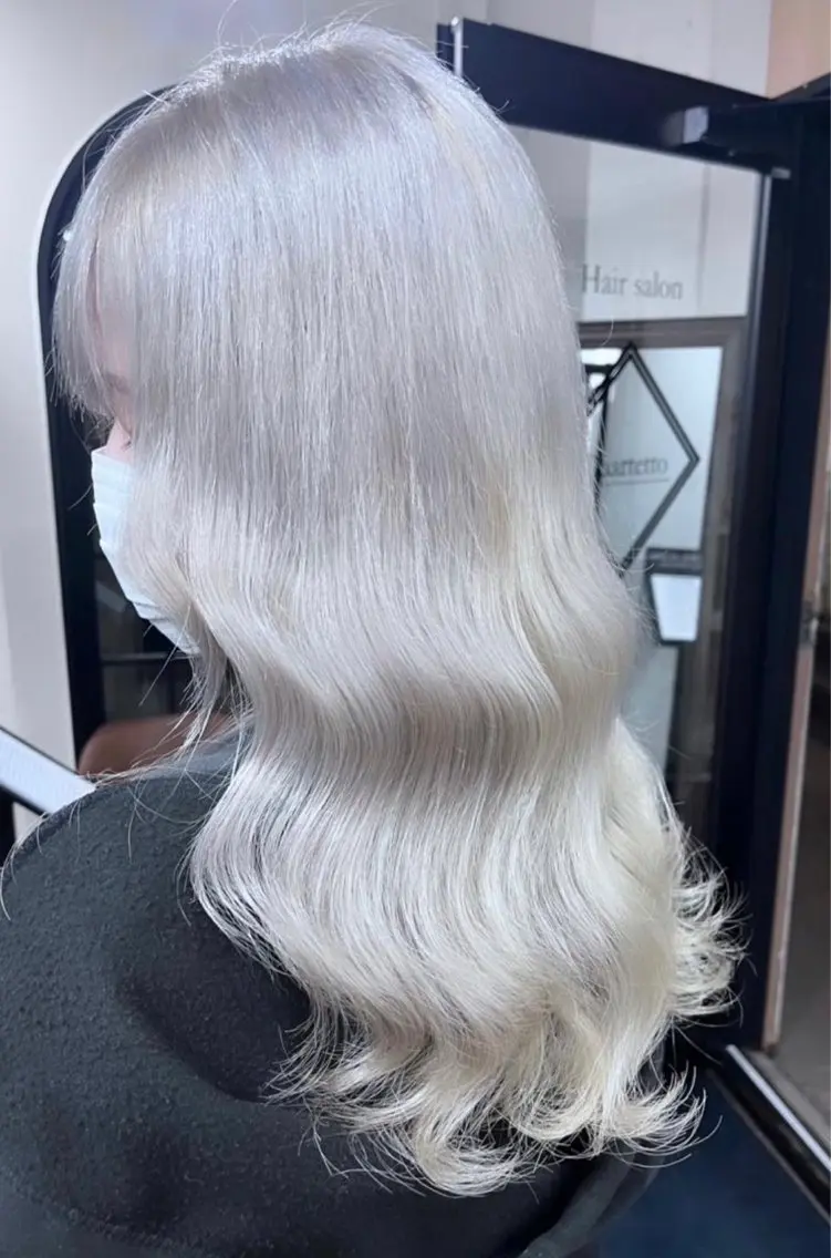 ミディアム カラー ブリーチ ケアブリーチ ダブルカラー インナーカラー ボブ 艶髪ケア特化✨ トワのヘアスタイル