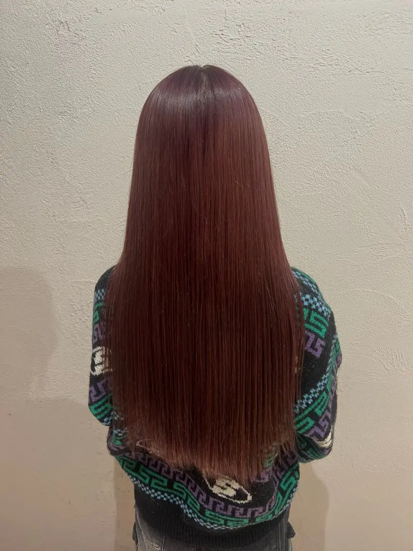 ロング aya / ニュアンスカラーのヘアスタイル