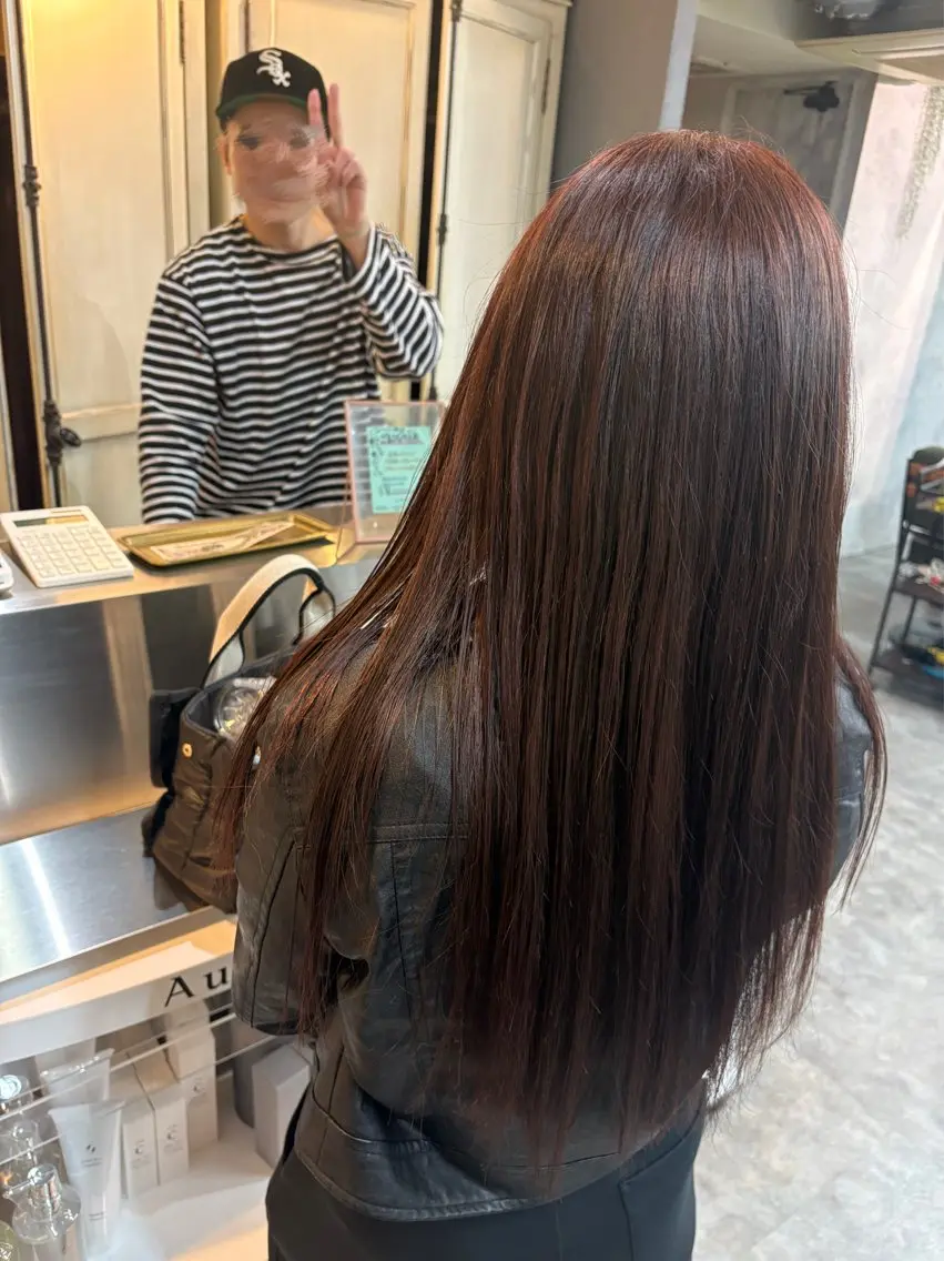 ロング カット ヘアカラー シモイケ ルアのヘアスタイル
