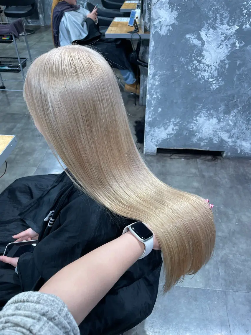 ロング ヘアカラー ハイトーン 横浜💞ミオのヘアスタイル