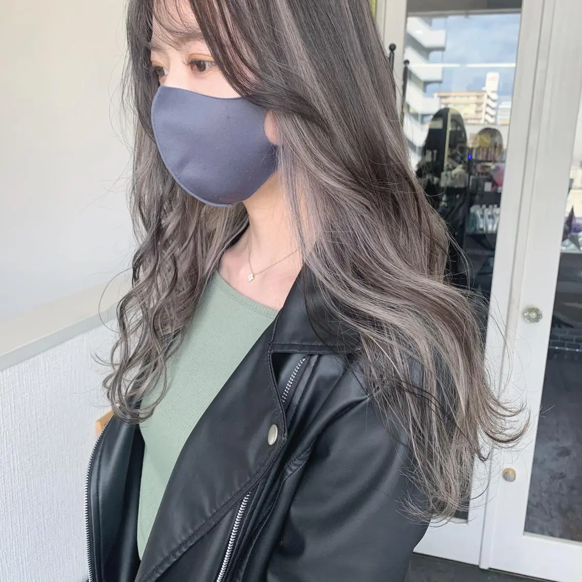 ロング カラー ハイライトカラー ハイライト ヘアカラー 袴田 伊代のヘアスタイル