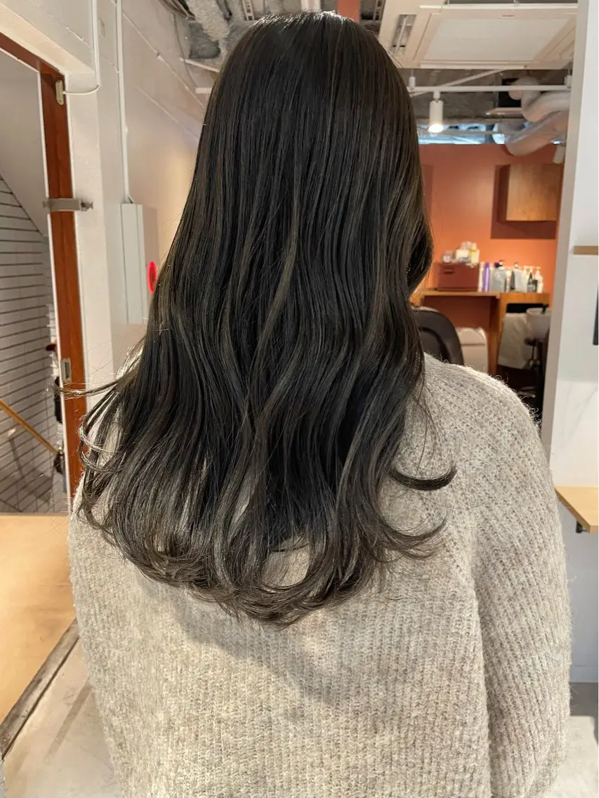 ロング カラー 🩰オリーブ/ ベージュ松本咲花🩰のヘアスタイル
