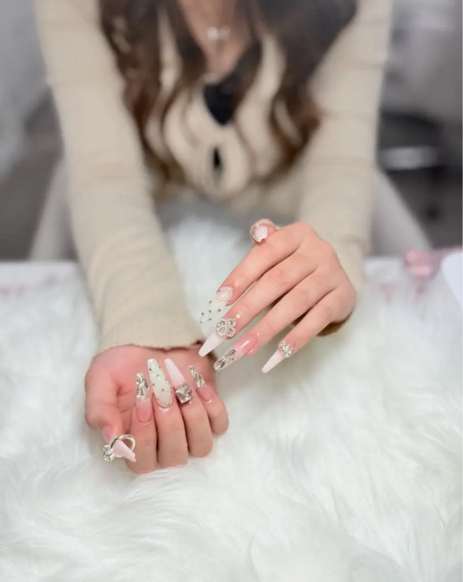 ネイル AURA NAIL 上前津のネイルデザイン