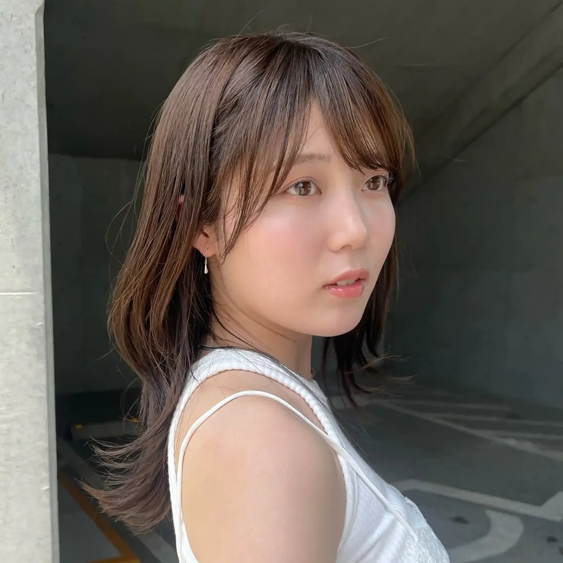 ミディアム カット たおちゃん／レイヤー ／透明感カラーのヘアスタイル