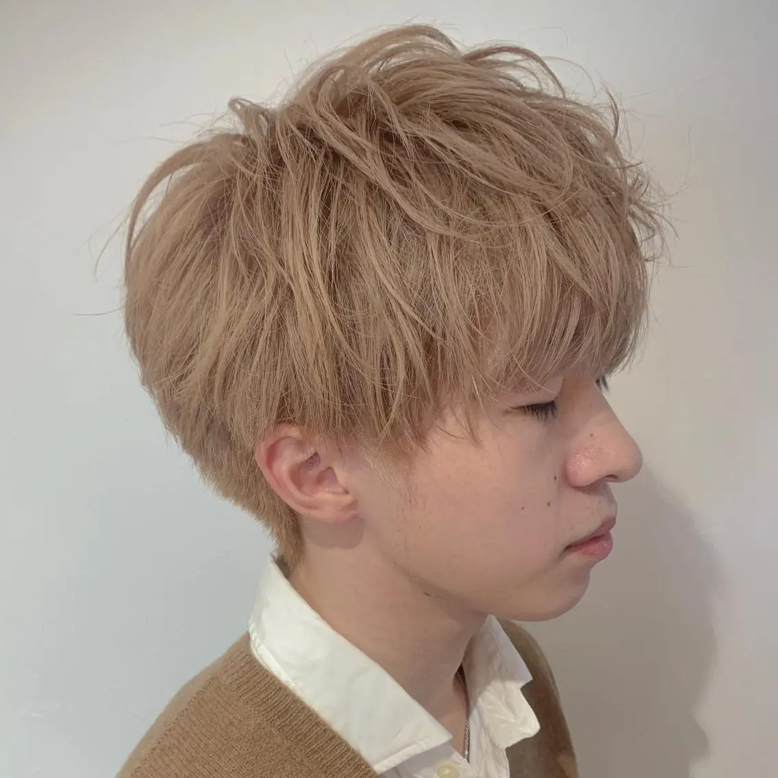 ショート カラー ヘアアレンジ メンズ メンズブリーチ ブリーチ 透明感カラー イルミナカラー 🦋レイヤーカット ミドリカワ🦋のヘアスタイル