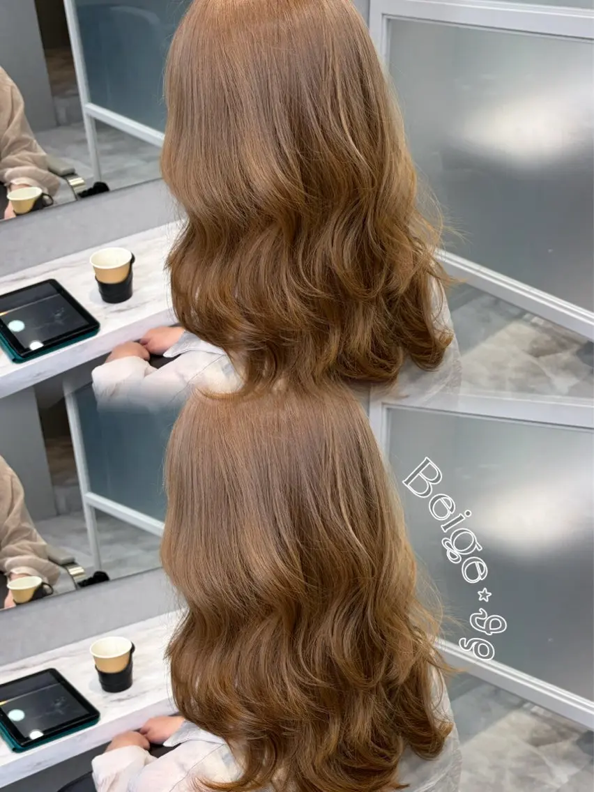 セミロング カラー ベージュカラー ブリーチ カット ヘアカラー トリートメント MAKO/モテ髪/ ハイトーン/赤みなしのヘアスタイル