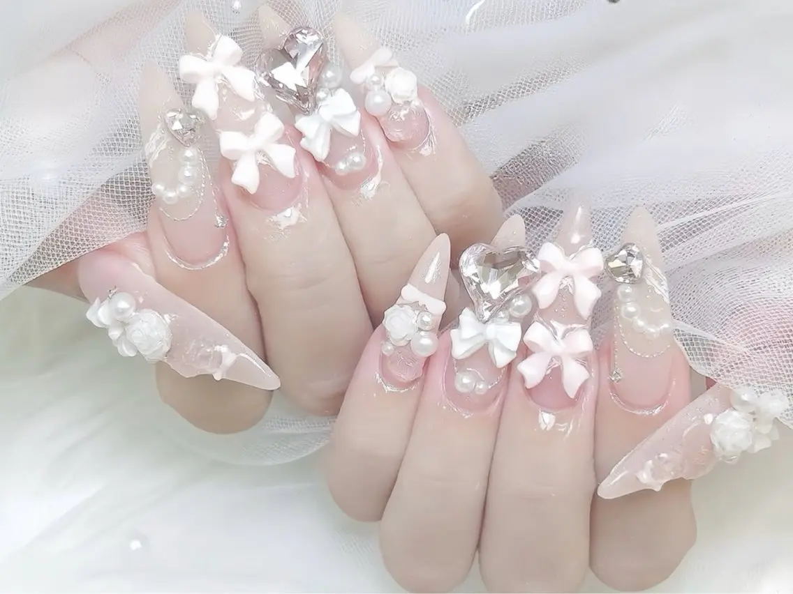 ネイル 韓国ネイル マグネットネイル 持ち込み ニュアンスネイル シンプルネイル ハンドネイル Huyn Nail Shinjyukuのネイルデザイン