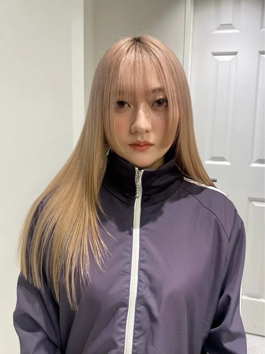 カラー Shiori・:* 💫のネイルデザイン