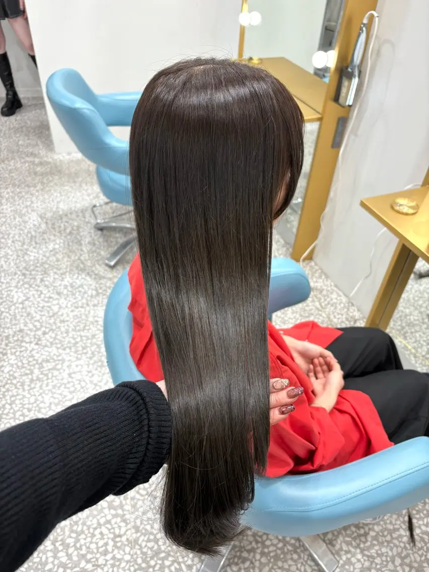 ロング チョコレートブラウン ピンクブラウン 韓国風ヘア 似合わせカット カット ヘアカラー トリートメント 透明感カラー Nau🎀のヘアスタイル