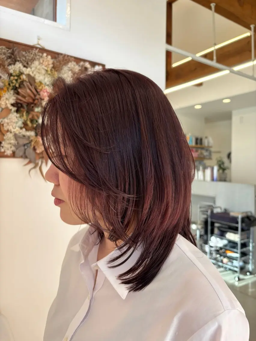 ミディアム レイヤーカット 髙木 藍紗のヘアスタイル