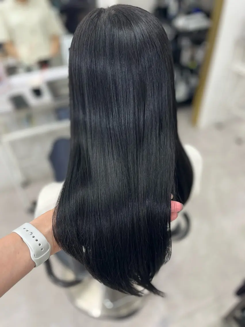 ロング カラー 黒髪 ブルーカラー ブルーブラック カット ヘアカラー トリートメント 🫧ぷる艶カラー🫧 Yuubi🦩のヘアスタイル