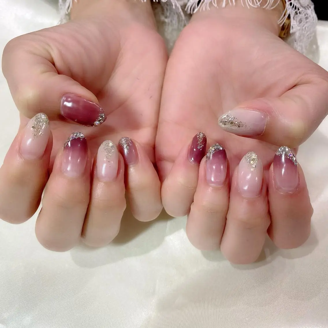 ネイル アートネイル グラデーション キラキラネイル 冬ネイル クリスマス ハンドネイル Salon Ｋのネイルデザイン