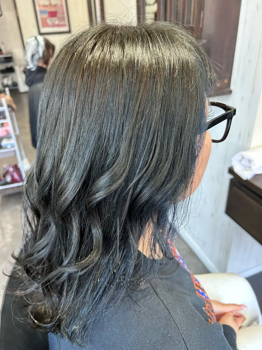 ミディアム カラー ヘアアレンジ ミストバング 黒髪 ブルーカラー ブルーブラック  フェイスフレーミング 清水 江里香のヘアスタイル