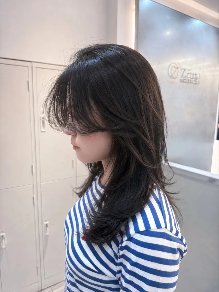 セミロング カット ヘアカラー 盛れるレイヤー🧡 飯田亘貴のヘアスタイル