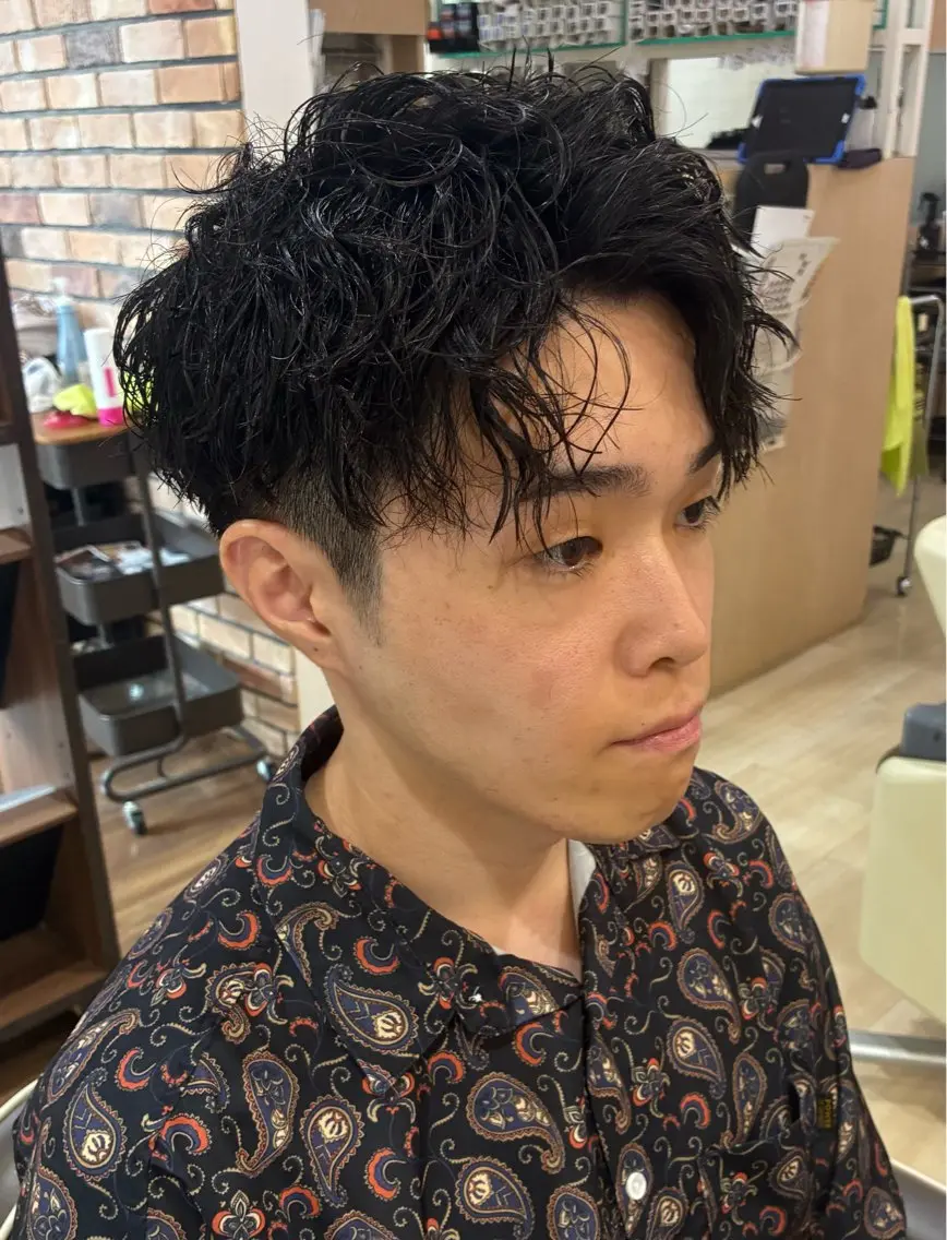 パーマ メンズ メンズパーマ ツイストスパイラルパーマ スパイラルパーマ 小栗 巧巳のヘアスタイル