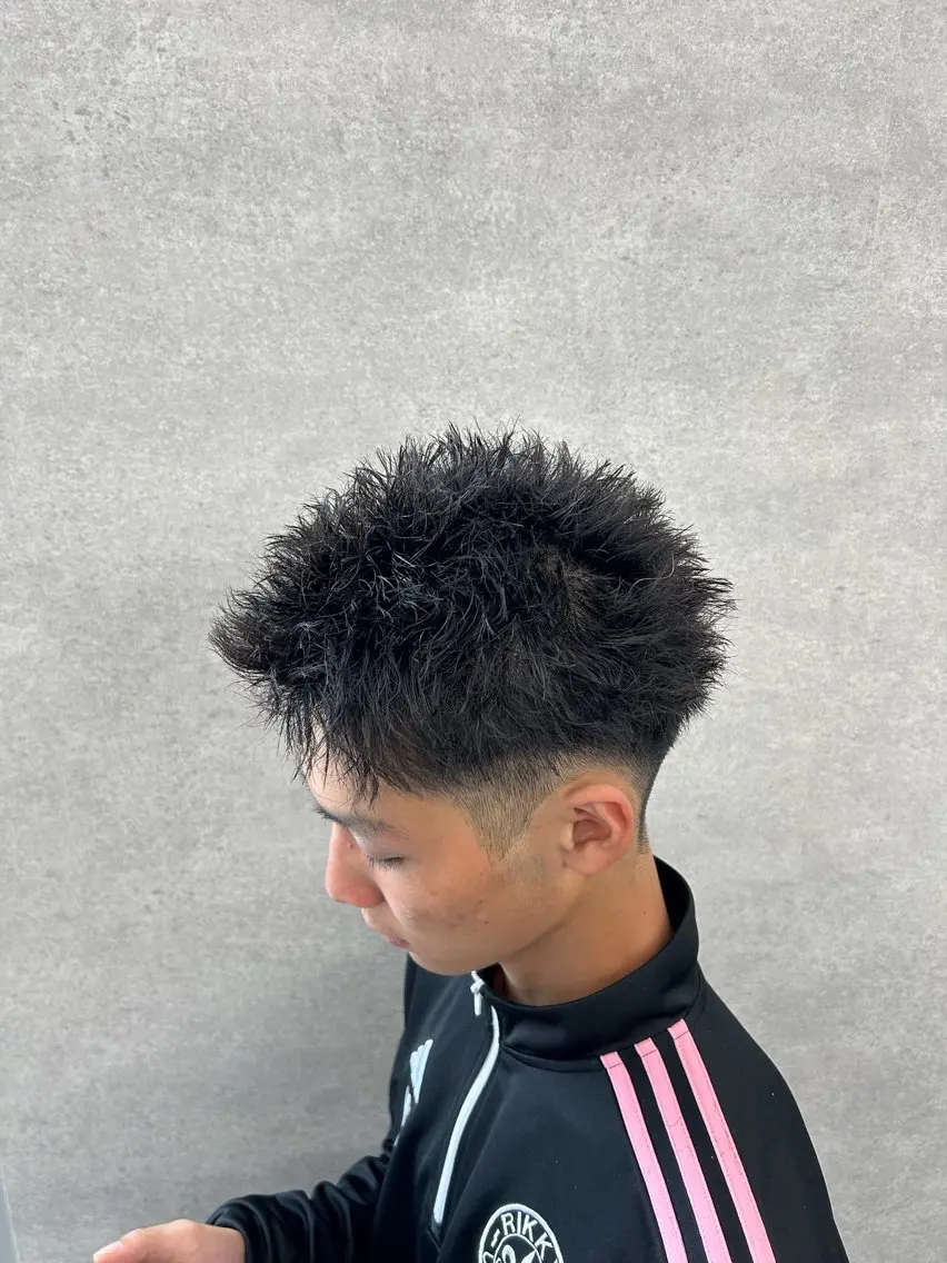 ショート カラー パーマ ヘアアレンジ メンズ キッズ 磯村 翔大のヘアスタイル