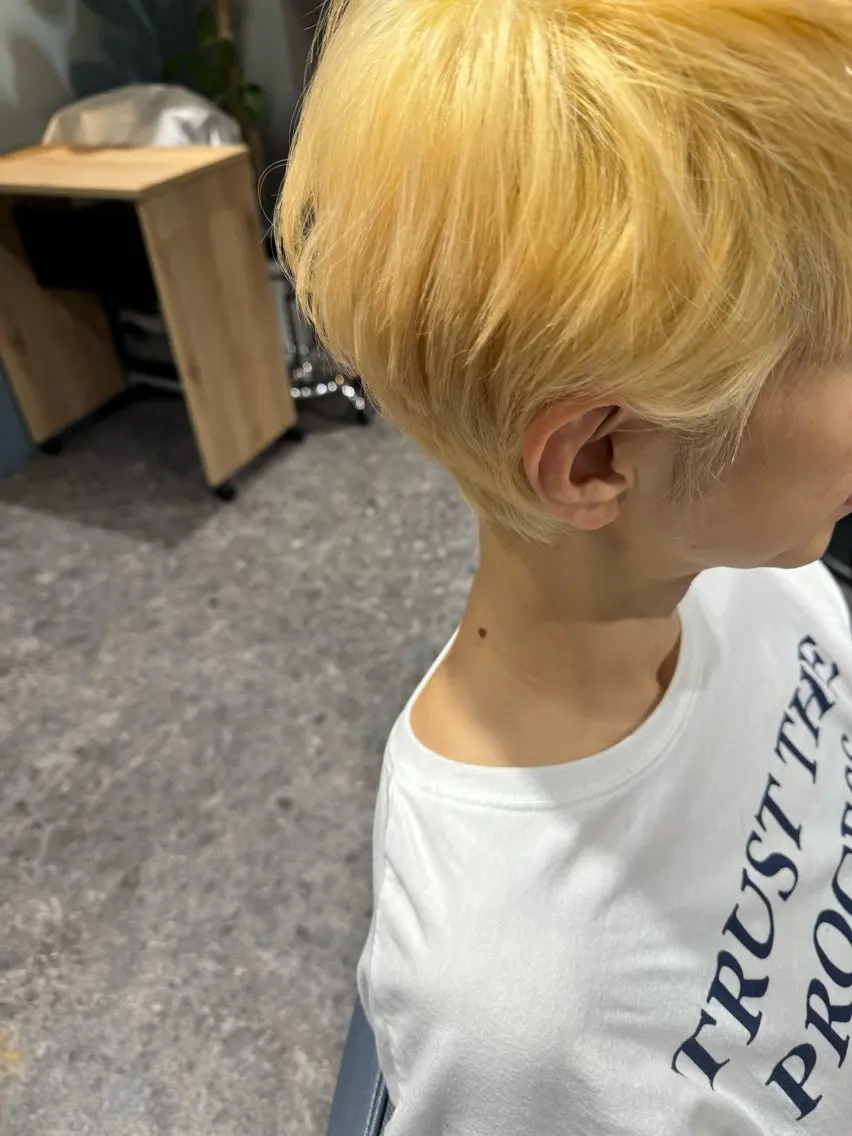 ショート カラー ブリーチ 抜きっぱなしブロンド ブロンド イルミナカラー 髪質改善 OAK 中目黒のヘアスタイル