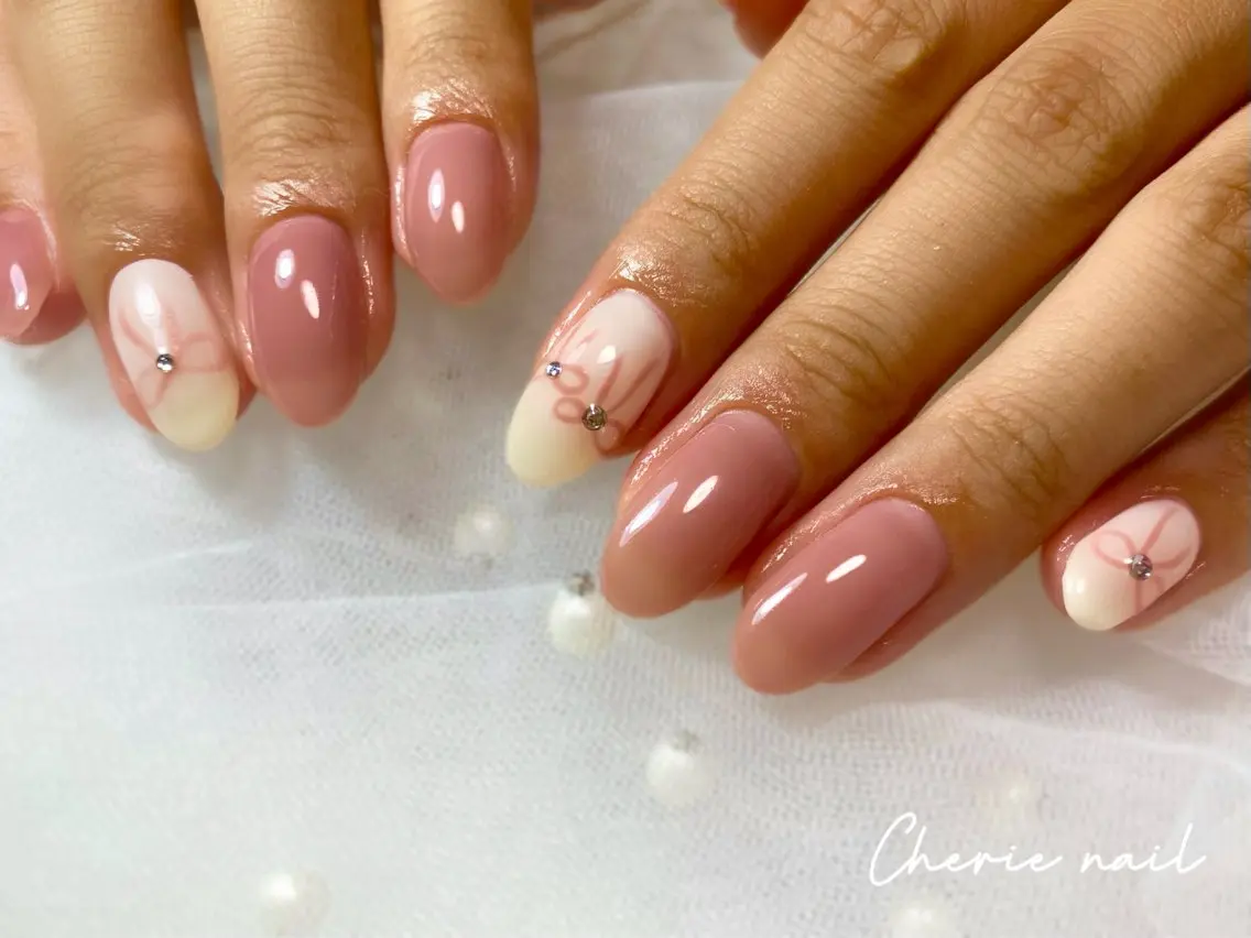 ネイル ジェルネイル オフィスネイル ピンク リボン ホワイト ハンドネイル Cherienail yunaのネイルデザイン