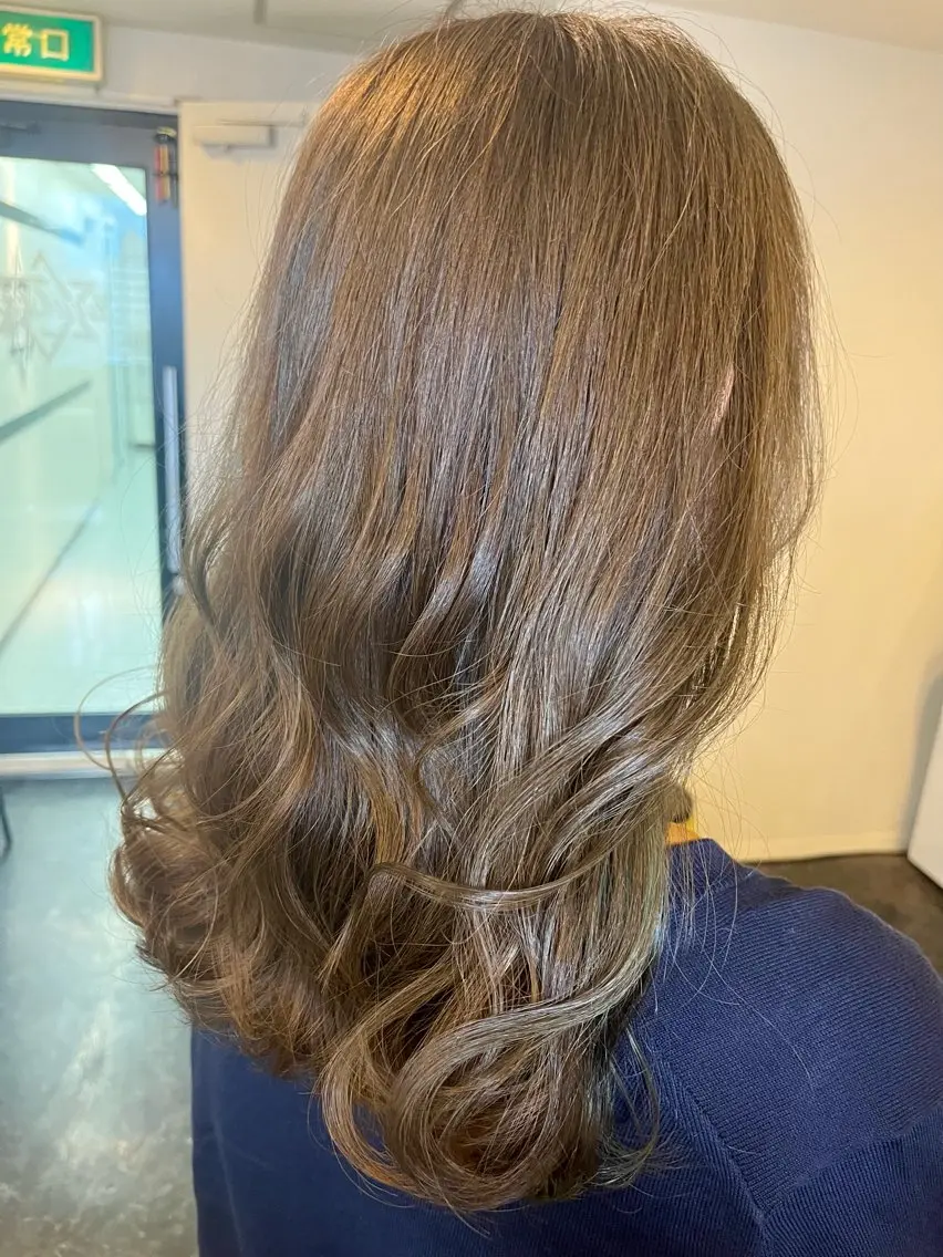 カラー Itsuki .のヘアスタイル