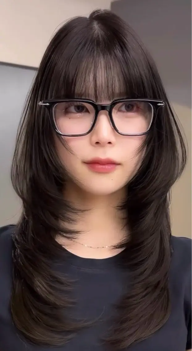 ロング 真下 瑞歩のヘアスタイル