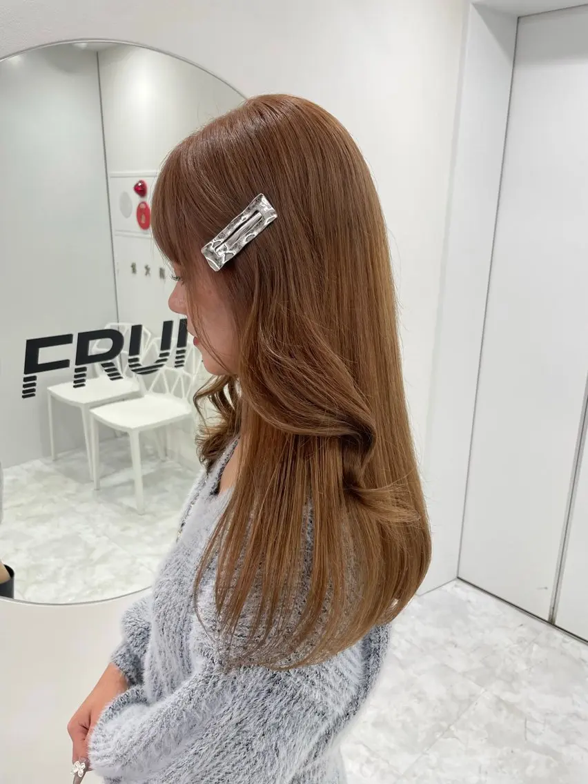ロング カラー ベージュカラー ヘアカラー トリートメント ラベンダー💜 グレージュ🩶のヘアスタイル
