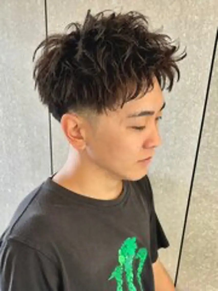 ショート パーマ メンズ モヒカン カット パーマ 内山 翔太のヘアスタイル