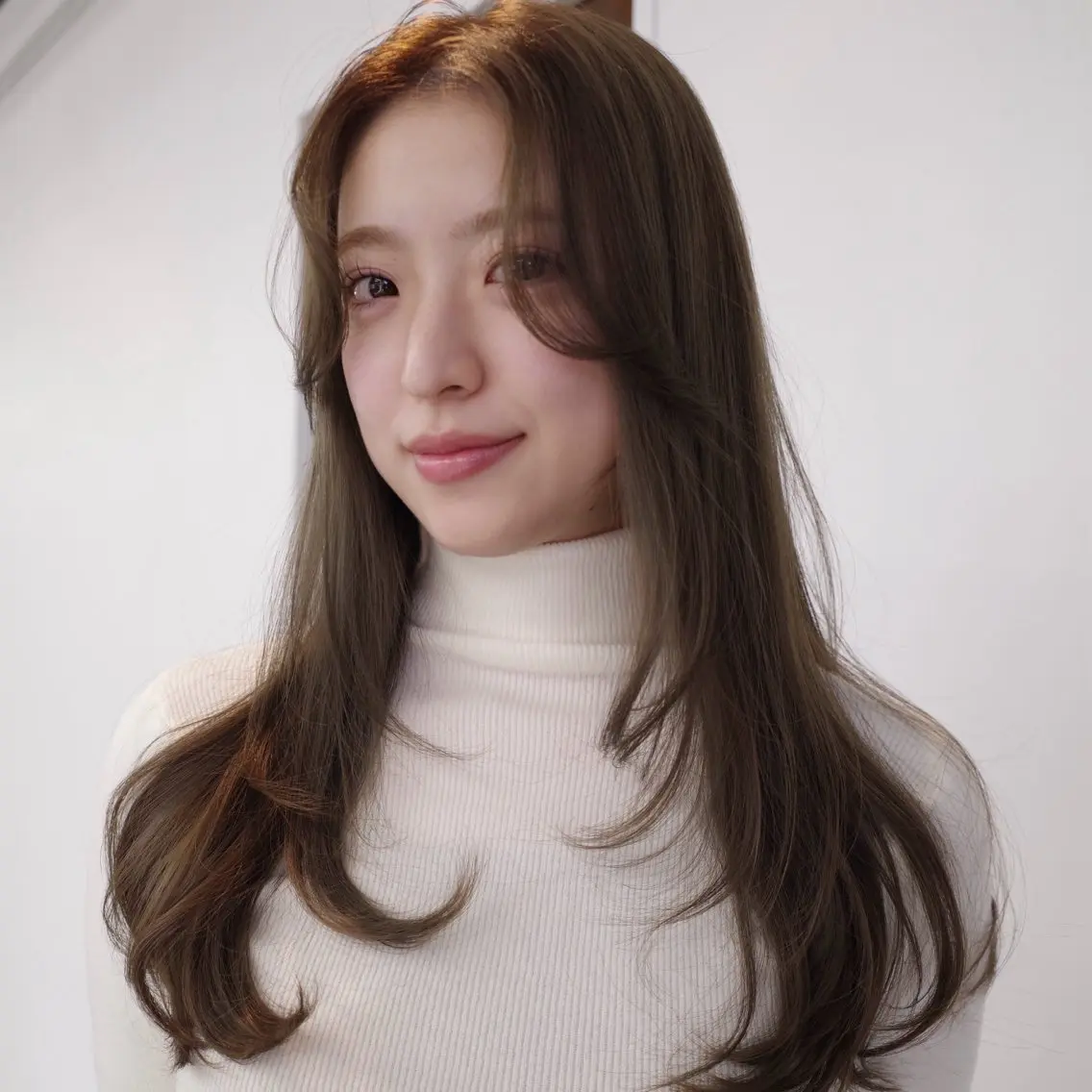 ロング カット ヘアカラー 葉 /レイヤーカットのヘアスタイル