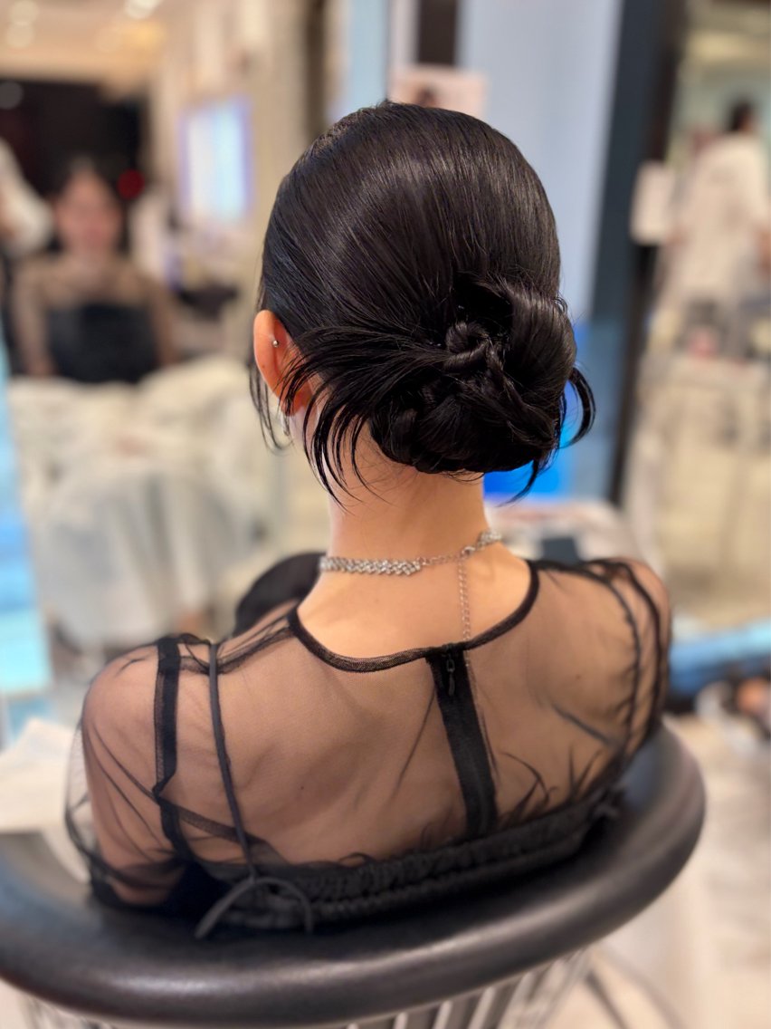 ロング ヘアアレンジ 結婚式・ブライダル ヘアセット 🌼銀座コテ巻き風パ ーマ🌼いでいあやのヘアスタイル
