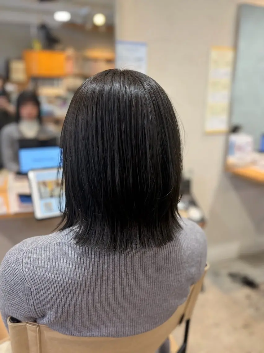 ミディアム カラー グレージュ オリーブカラー オリーブグレージュ オリーブグレー ボブ カット ヘアカラー momoka オリーブ/ベージュのヘアスタイル