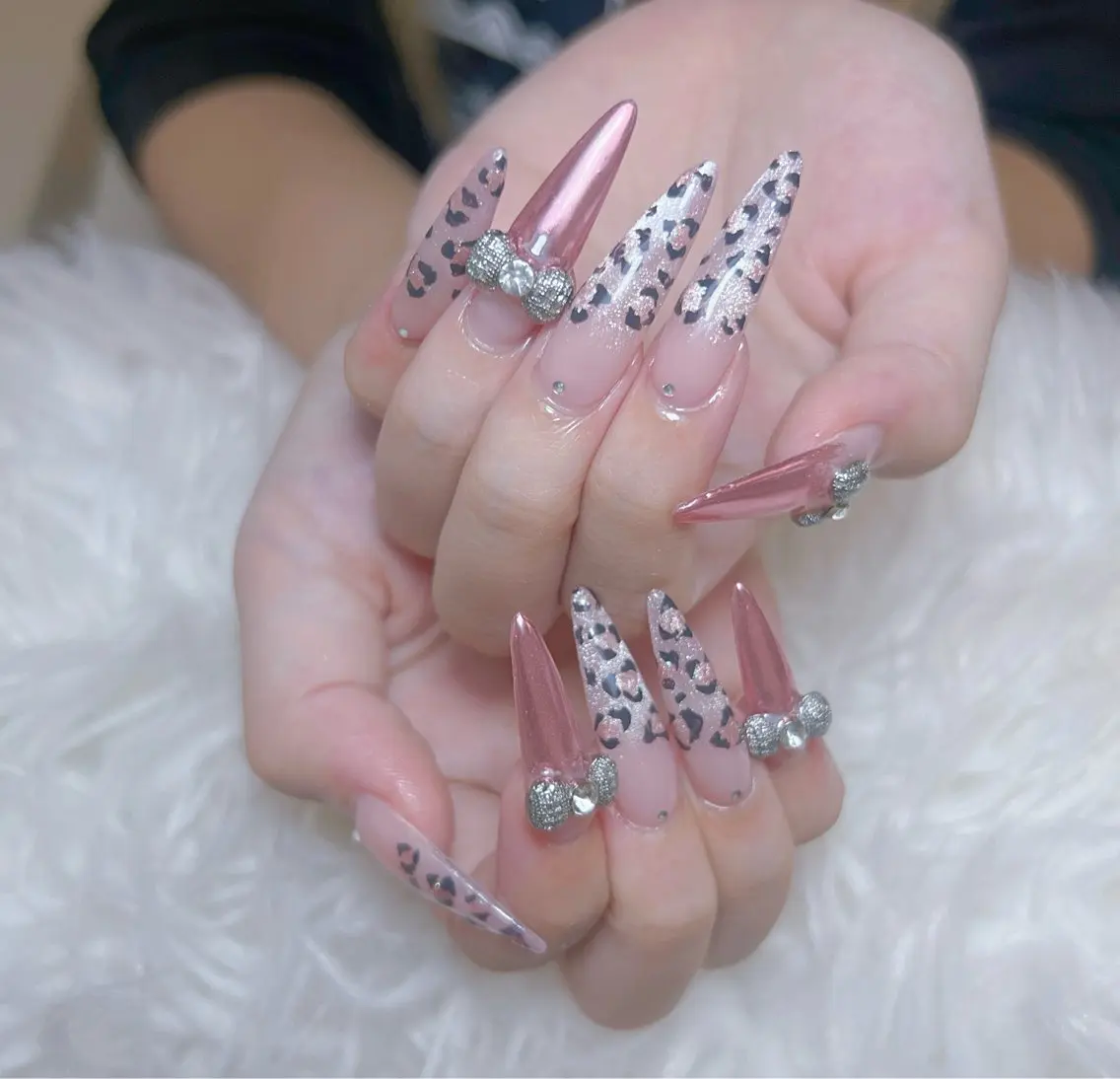 ネイル アートネイル オーロラネイル チークネイル 長さ出し フットネイル Miya _nailのネイルデザイン