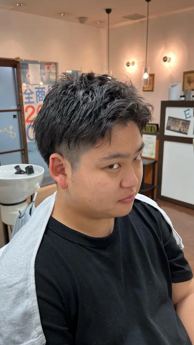 ショート メンズ アップバング センターパート ショートヘア 中野 あおいのヘアスタイル