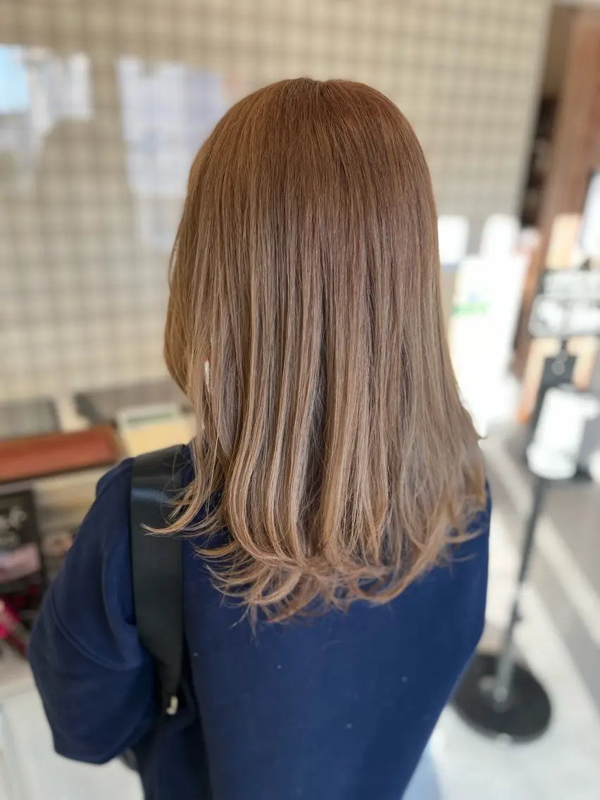 ロング レイヤーカット ローレイヤー カット トリートメント 堀口 彩佳のヘアスタイル